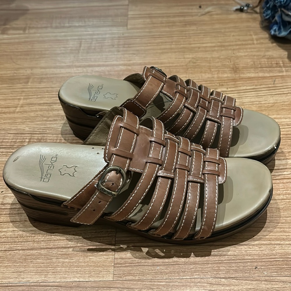 Women’s Dansco clog sandals